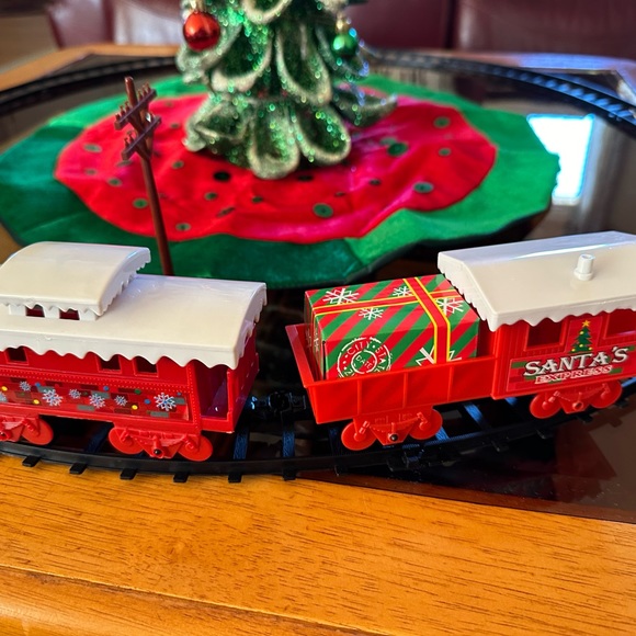 Eztec 29 piece Christmas train set - Picture 5 of 7